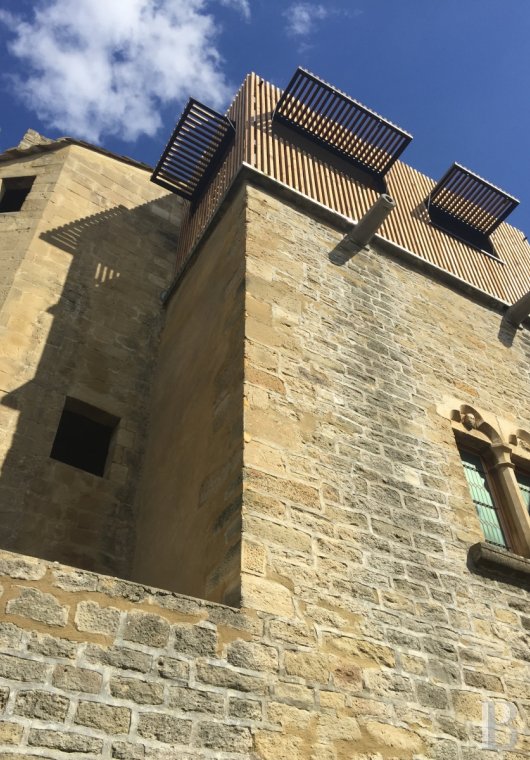 En plein cœur du Gard, non loin d’Uzès, une tour millénaire et contemporaine - photo  n°6