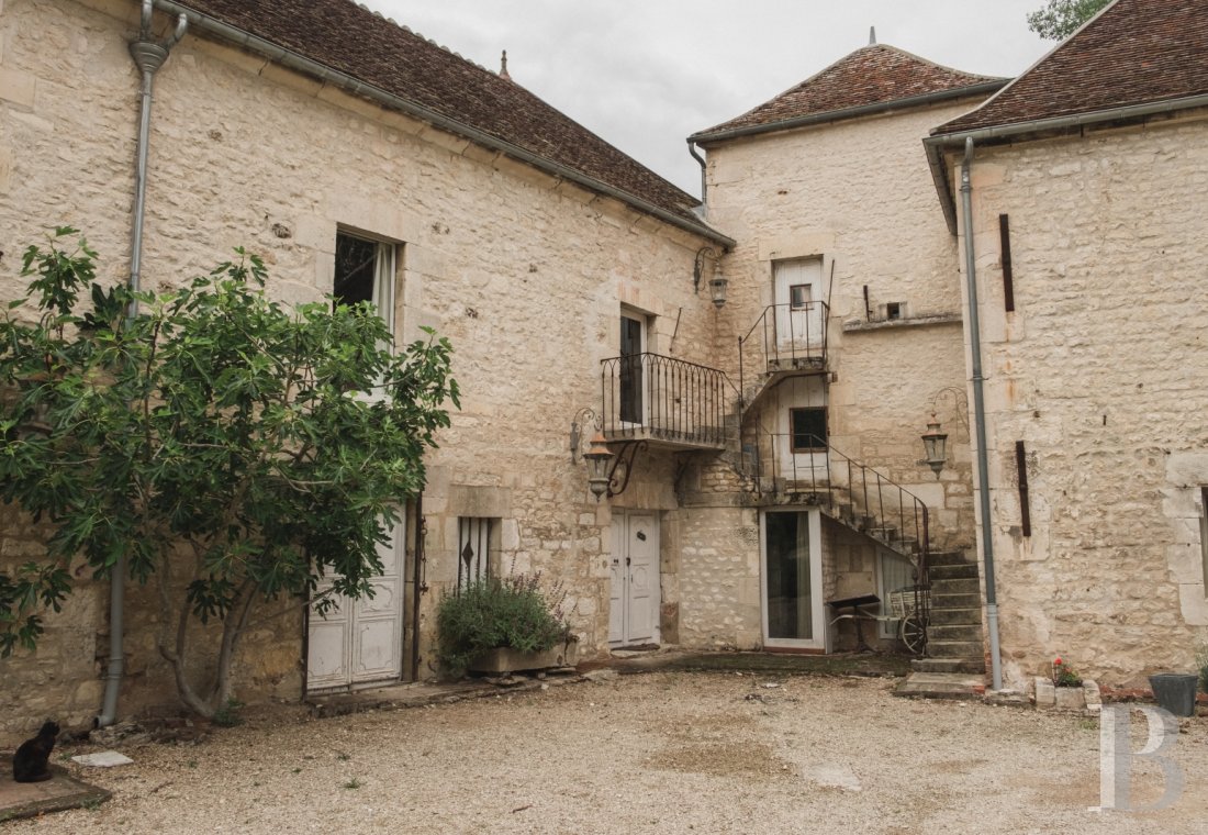 Au sud d’Auxerre, au bord de l’Yonne, un domaine du 18e s.  ouvert à toutes les villégiatures - photo  n°23