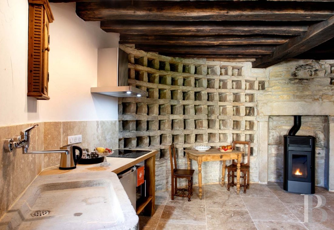 Au nord de Dijon,  une maison seigneuriale du 15e siècle au cœur d’un village - photo  n°20