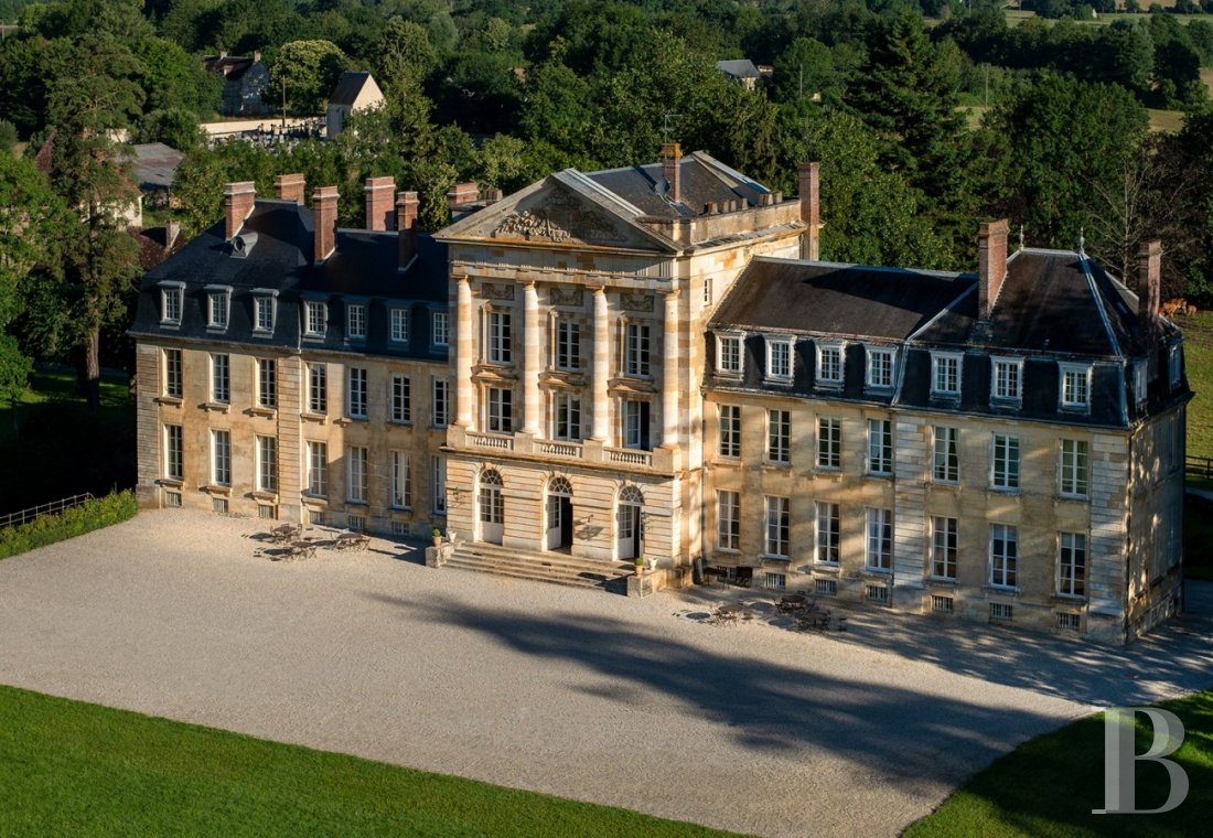 Dans l’Orne,  un majestueux château classique du 18e siècle et son ancienne maison de chef de culture  au milieu de ses terres - photo  n°54