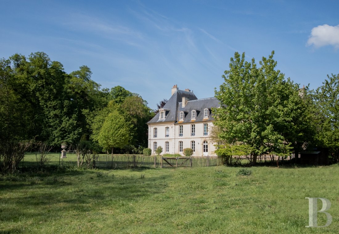 Dans le Calvados, au sud-est de Caen,  un château classique du 18e siècle tout en couleurs - photo  n°34