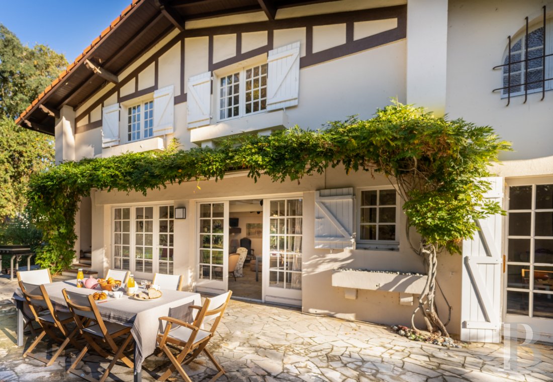 À Hossegor, dans les Landes, une villa d’architecte de style basco-landais - photo  n°9