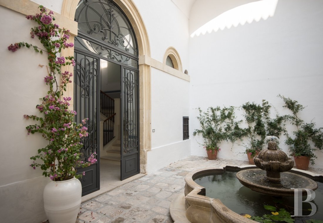 À Nardo, dans les Pouilles, un ancien palais-monastère converti en hôtel - photo  n°1