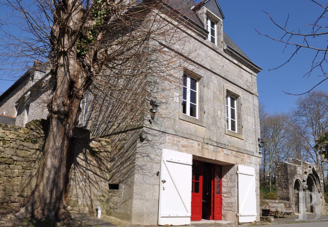 Dans le Finistère, à proximité immédiate de Quimper, un manoir du 16e siècle ouvert à la créativité - photo  n°13