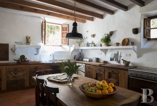 À Déia, sur l’île de Majorque, une maison traditionnelle en bordure de village  - photo  n°24