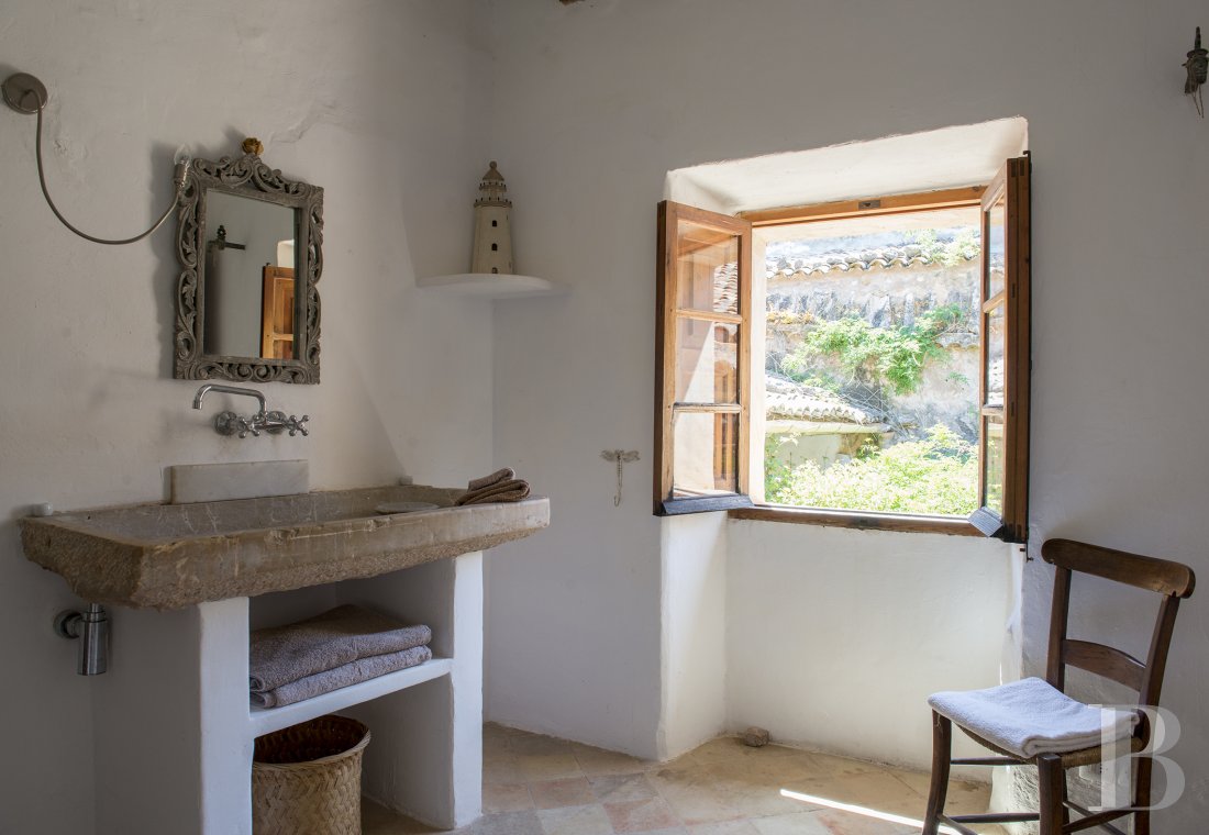 À Déia, sur l’île de Majorque, une maison traditionnelle en bordure de village  - photo  n°21