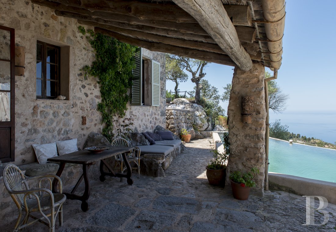 À Déia, sur l’île de Majorque, une maison traditionnelle en bordure de village  - photo  n°9