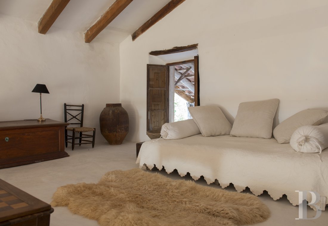 À Déia, sur l’île de Majorque, une maison traditionnelle en bordure de village  - photo  n°13