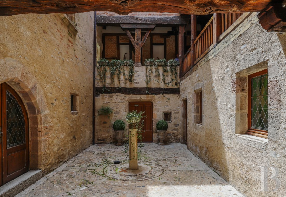 À Cordes-sur-Ciel, dans le Tarn, une maison du 15e siècle restaurée dans les règles de l’art - photo  n°4