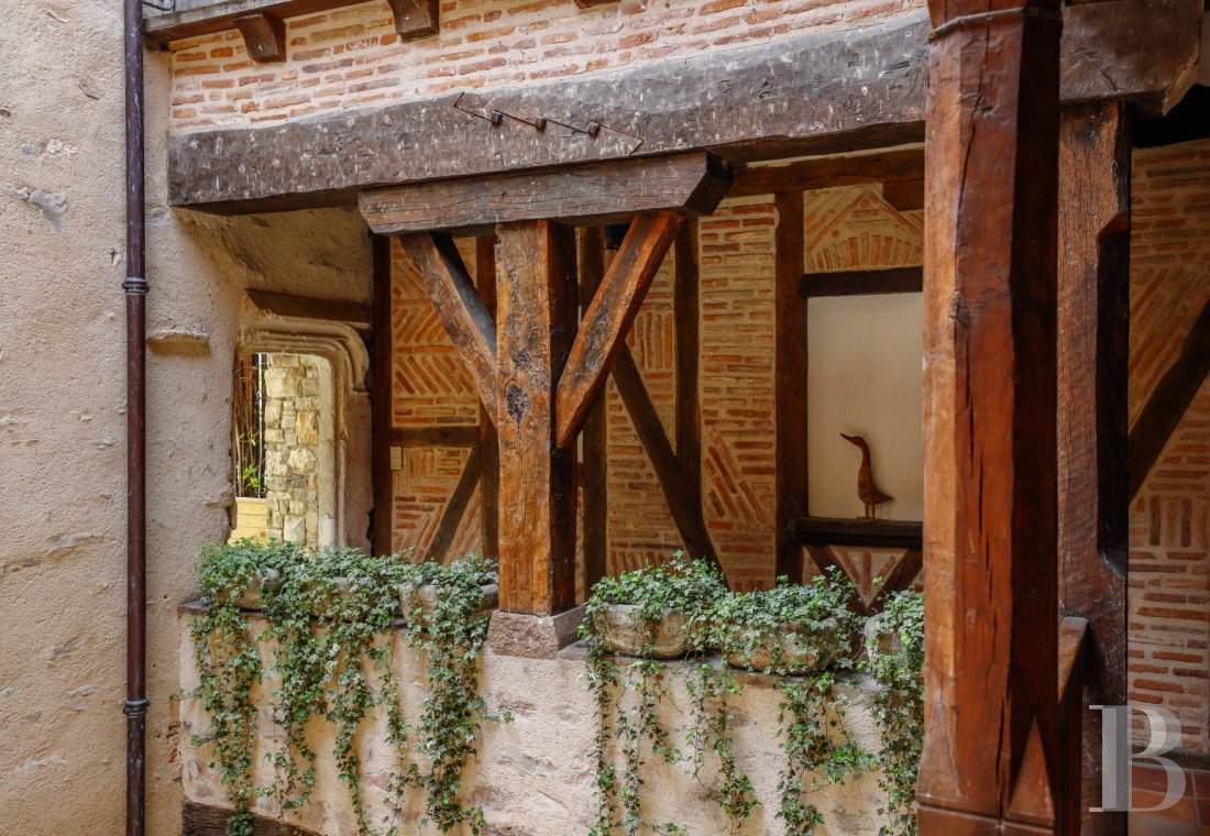 À Cordes-sur-Ciel, dans le Tarn, une maison du 15e siècle restaurée dans les règles de l’art - photo  n°9