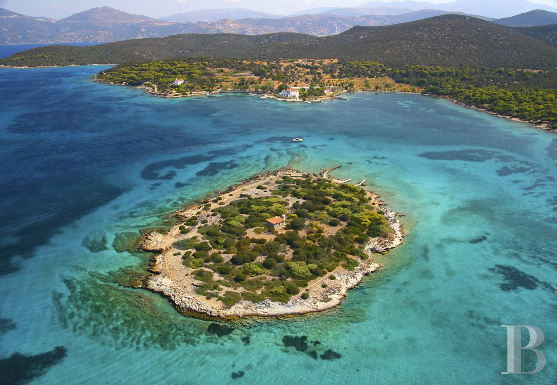 Au nord des Cyclades, une île privée de quatre cents hectares, proche d’Athènes et à l’écart du monde - photo  n°2