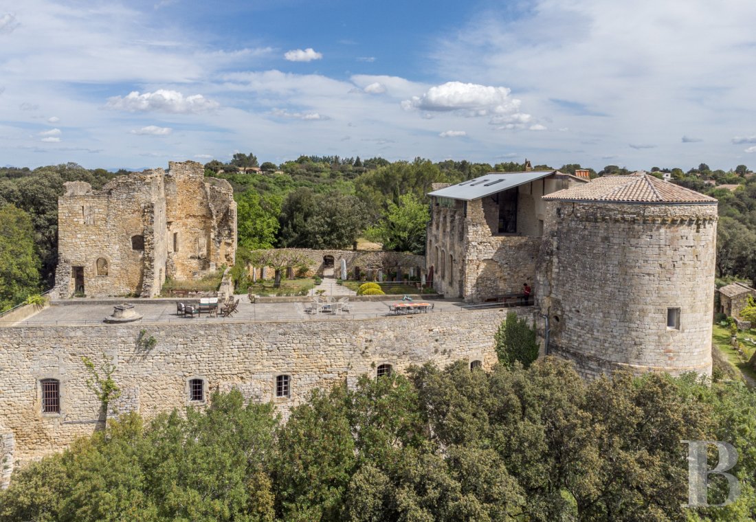 Dans le Gard, entre Bagnols-sur-Cèze et Pont-Saint-Esprit, une forteresse médiévale patiemment rénovée - photo  n°1