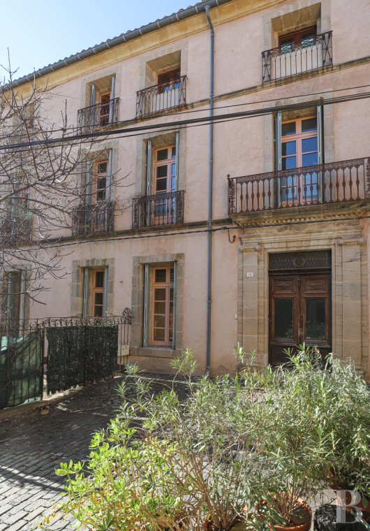 maisons de caractère à vendre - languedoc-roussillon - À 10 min de Pézenas, au cœur d'une cité de caractère, une grande demeure restaurée d'environ 600 m²