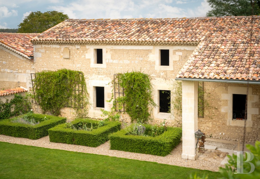 En Charente-Maritime, entre Saintes et Royan, un ancien domaine viticole converti en maison de famille - photo  n°36