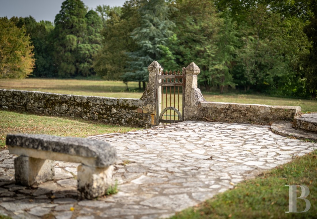 En Dordogne, à l’est de Bergerac, une chartreuse du 18e siècle et son orangerie - photo  n°8
