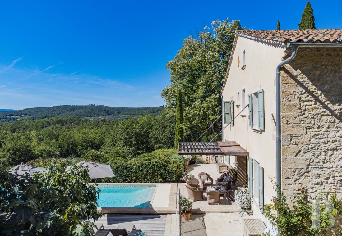 À Barjols, dans le Var, au cœur de la Provence verte, une maison de famille du 17e siècle entourée d’oliviers et de chênes truffiers - photo  n°4