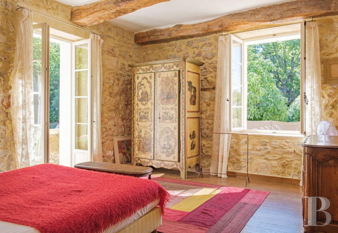 À Barjols, dans le Var, au cœur de la Provence verte, une maison de famille du 17e siècle entourée d’oliviers et de chênes truffiers - photo  n°20
