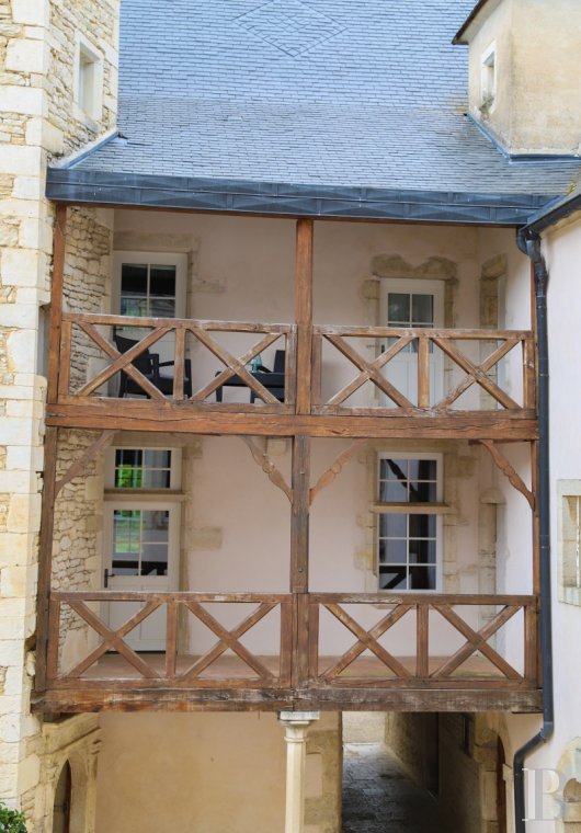 Au cœur de la Bourgogne et du vignoble d’Auxey-Duresses,  une propriété viticole et son château du 16ème siècle - photo  n°7