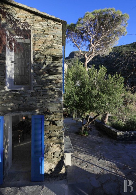 Dans les collines du pittoresque village de Nonza, une maison toute simple posée comme une vigie - photo  n°5