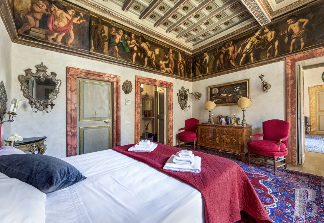 À Rome, tout près de la place Navone,  un appartement dans un palazzo du 16e siècle - photo  n°15