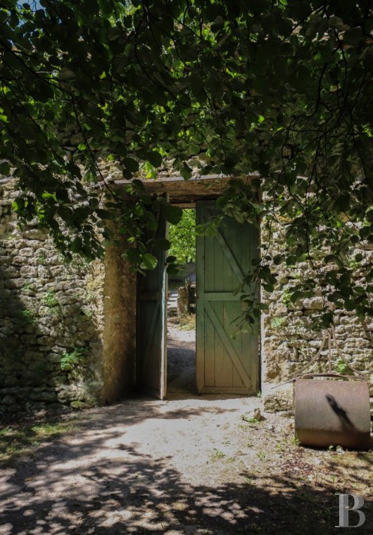 À Moret-sur-Loing, au sud de Fontainebleau, un ancien donjon royal du 12e siècle habité d’un rêve néo-gothique - photo  n°22