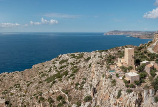 Au sud du Péloponnèse, dans la péninsule du Magne, une ancienne maison-tour transformée en hôtel intimiste face à l’immensité - photo  n°3
