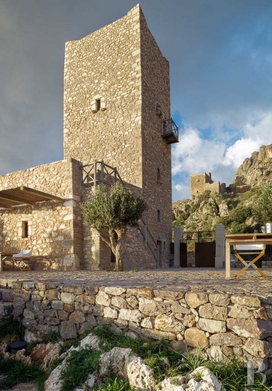 Au sud du Péloponnèse, dans la péninsule du Magne, une ancienne maison-tour transformée en hôtel intimiste face à l’immensité - photo  n°7