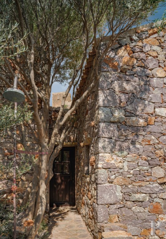 Au sud du Péloponnèse, dans la péninsule du Magne, une ancienne maison-tour transformée en hôtel intimiste face à l’immensité - photo  n°7
