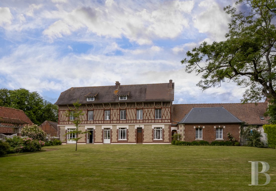 maisons de caractère à vendre - picardie - Dans l’Oise, à 1h20 de Paris et 3h de Bruxelles, une ferme d’origine cistercienne avec plus de 200 ha de terres cultivables