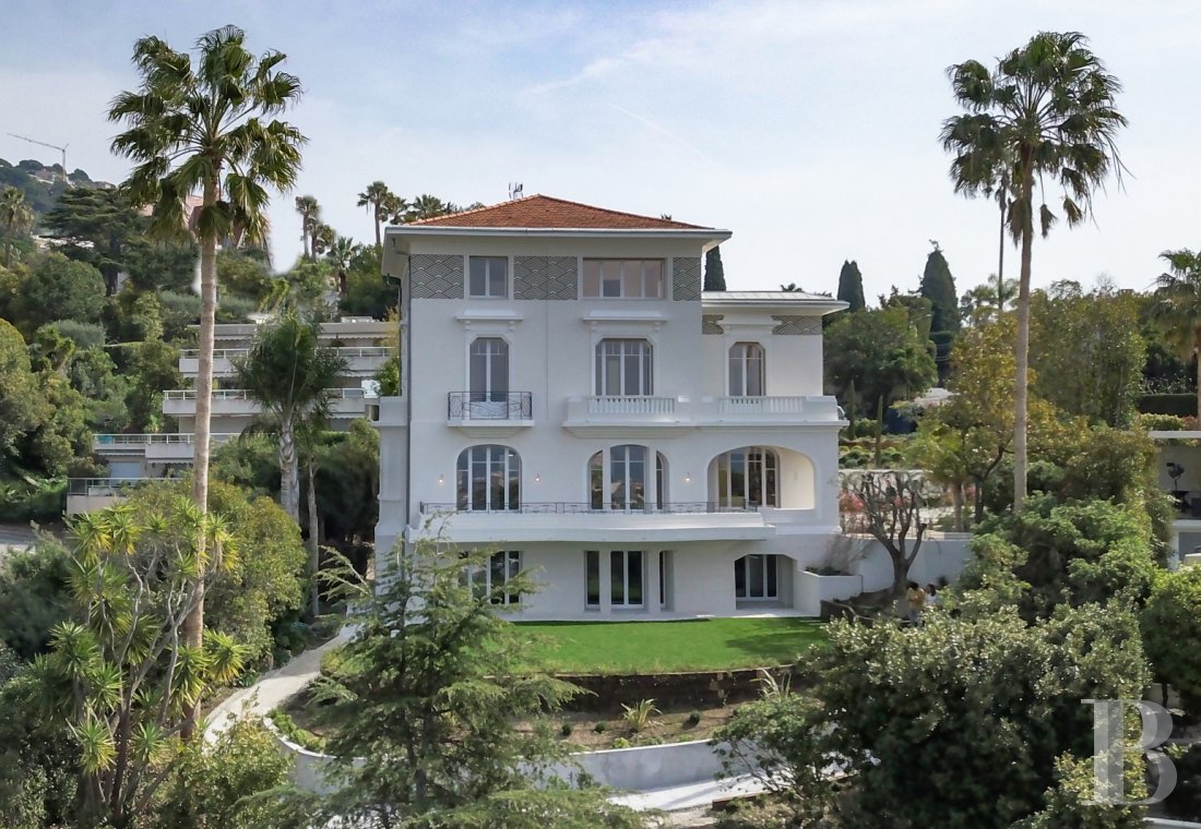 hôtels particuliers à vendre - paca - En surplomb de la baie de Cannes,  la renaissance d'une villa Art Deco