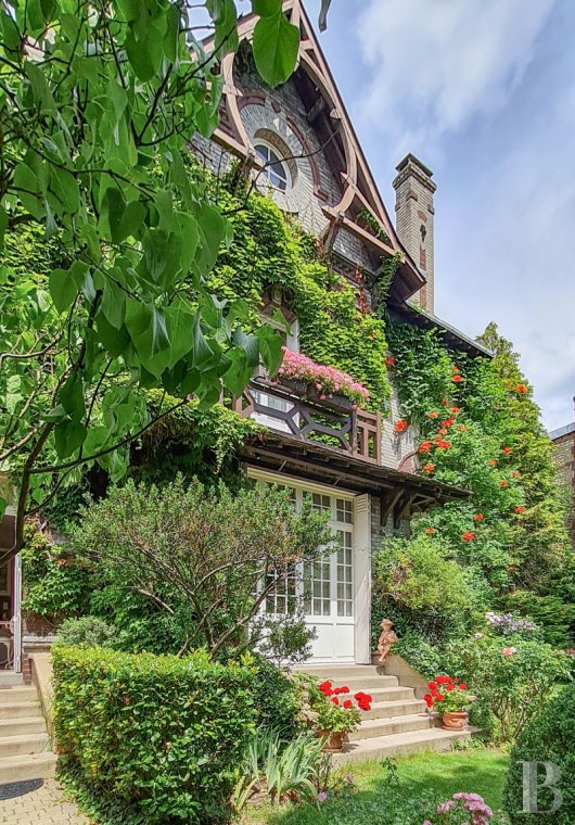 maisons de caractère à vendre - haute-normandie - Au cœur de Rouen, proche de la gare,  une villa de 1912 dans son jardin à l'anglaise