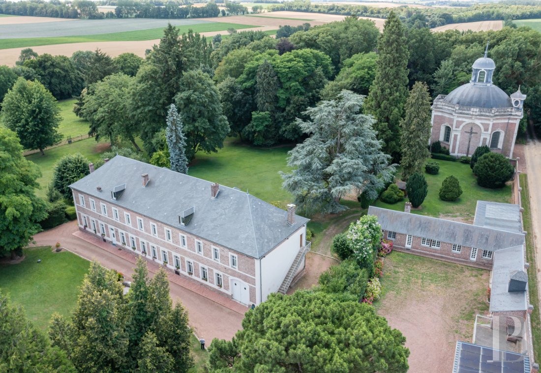 demeures à vendre - picardie - Entre Amiens et Arras, un ancien couvent devenu maison de maître avec son écurie au sein d’un parc de 6 ha