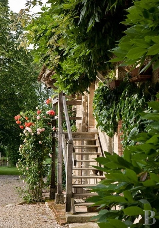 En Bourgogne du sud, à équidistance de Dijon, Genève et Lyon,  une ancienne ferme transformée en maison et table d’hôtes de grand charme - photo  n°11