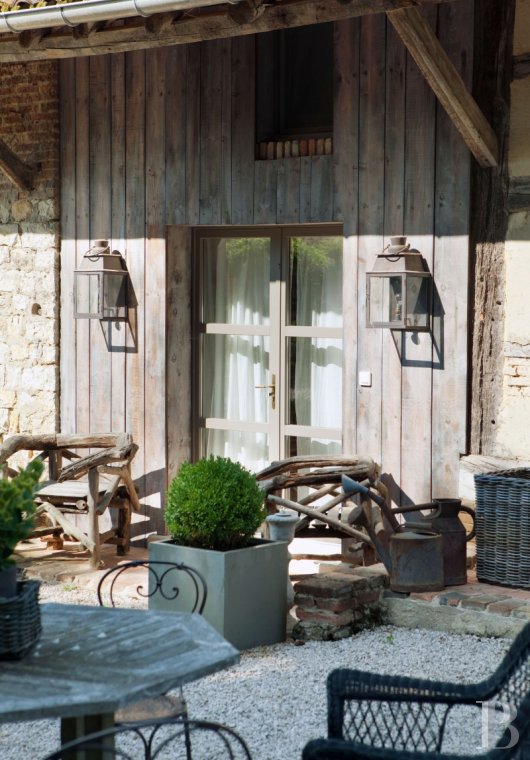 En Bourgogne du sud, à équidistance de Dijon, Genève et Lyon,  une ancienne ferme transformée en maison et table d’hôtes de grand charme - photo  n°16