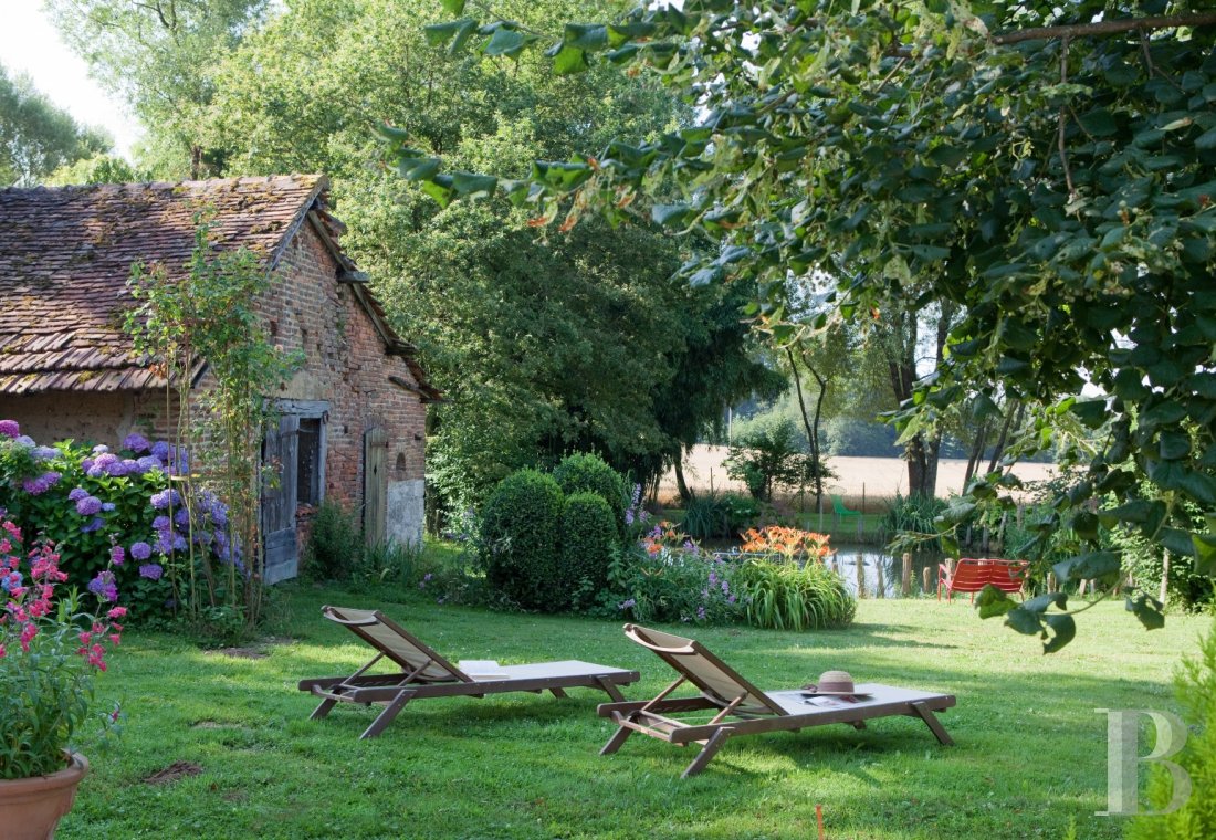 En Bourgogne du sud, à équidistance de Dijon, Genève et Lyon,  une ancienne ferme transformée en maison et table d’hôtes de grand charme - photo  n°9