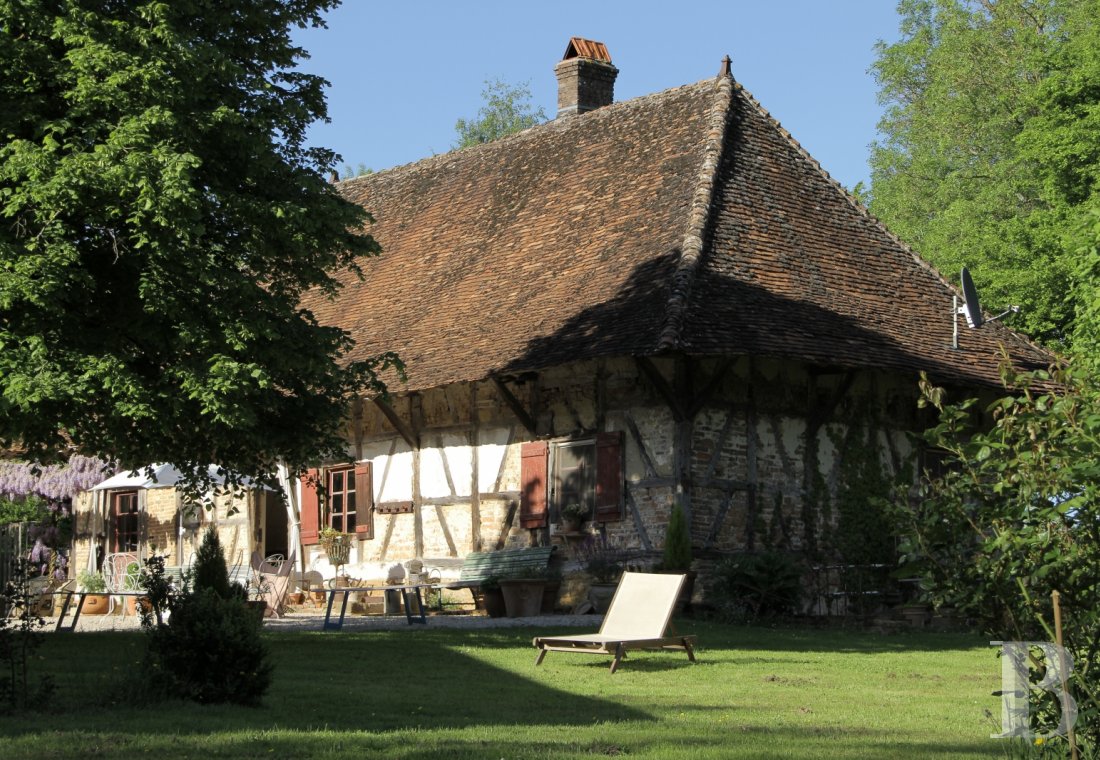 En Bourgogne du sud, à équidistance de Dijon, Genève et Lyon,  une ancienne ferme transformée en maison et table d’hôtes de grand charme - photo  n°10