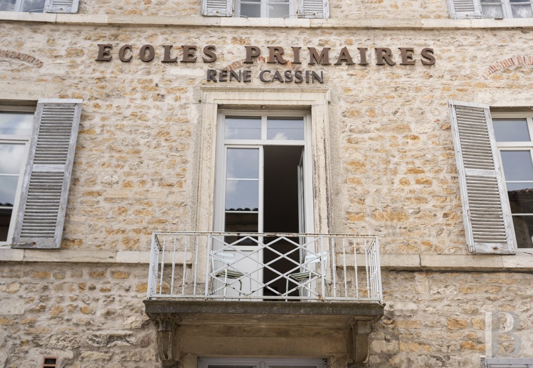 Dans l'Ain, entre Lyon et Genève, une ancienne école transformée en maison d’hôtes - photo  n°3