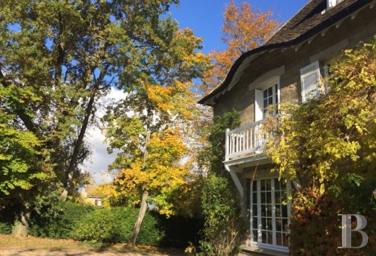 à Marly Le Roi Proche Du Vieux Village Et Du Parc Royal Une Grande Maison 1900 De Style Anglo Normand Et Son Parc De 3900