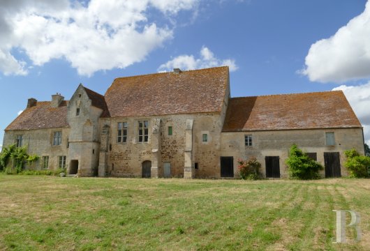 Castles for sale in France - French houses for sale - Buy a property in ...