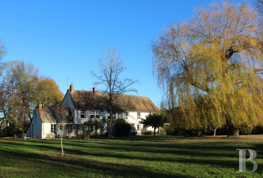 à Vingt Cinq Minutes De Tours Un Ancien Moulin Du 17ème Siècle Et Sa Maison Déclusier Sur Un Peu Plus Dun Hectare