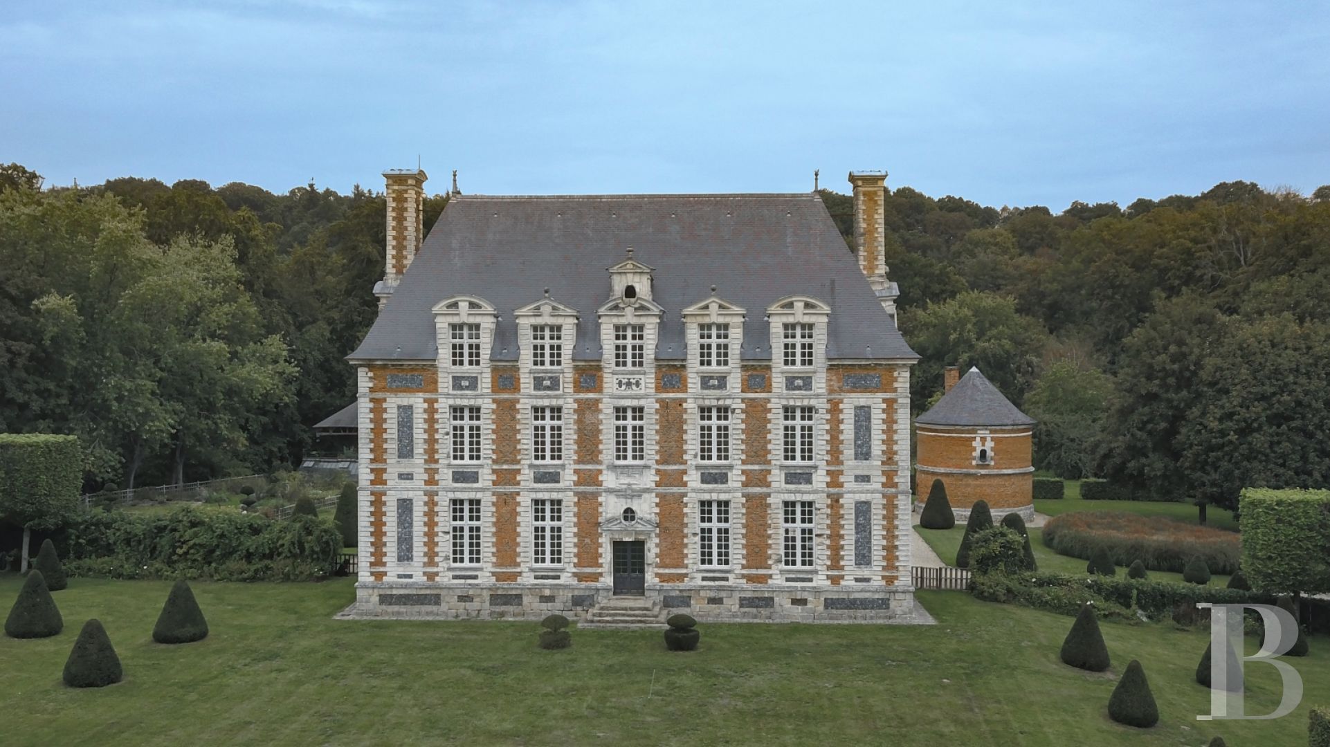 Castles / chateaux for sale in France caux region near honfleur