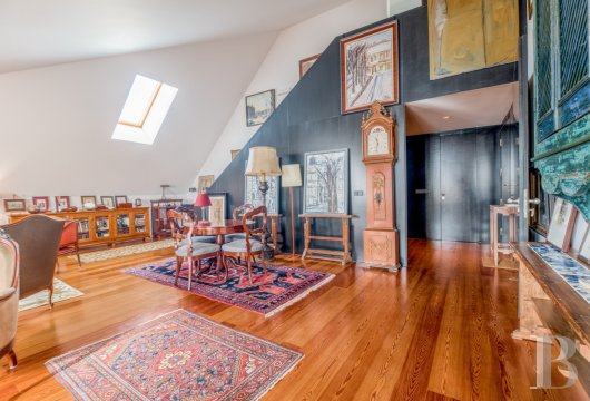 À Santa Catarina, dans les hauteurs de Lisbonne, un appartement de 200 m², au dernier étage d'un immeuble rénové