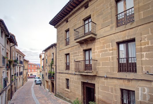 À La Rioja Alta, une demeure d'exception de 1798 aux éléments baroques, entre patrimoine préservé et confort moderne
