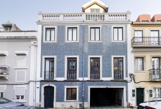 Au cœur d'Estrela, une maison du 19e s. avec jardin, piscine et vue sur le Tage