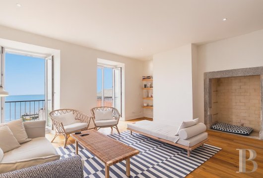 Dans le quartier historique de la Sé, au cœur de la colline du Château, un appartement de 125m² avec vue sur ...