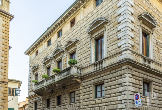 Au cœur de Montepulciano, une demeure historique aux fresques et terrasses panoramiques