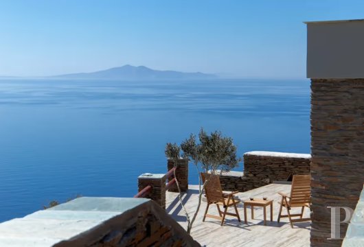 À Kaparia, une résidence de 170 m² avec maison d'hôtes autonome sur 11 213 m² de terres agricoles plantées ...