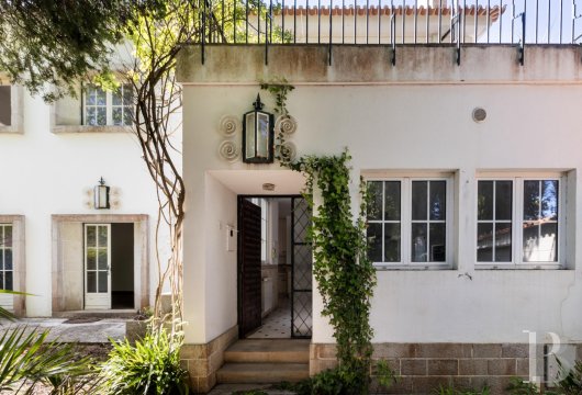 À Cascais, à proximité du Parque Marechal Carmona, une propriété de 809 m²