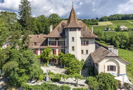 À Cottens, un château reconstruit en 1727 sur des fondations médiévales