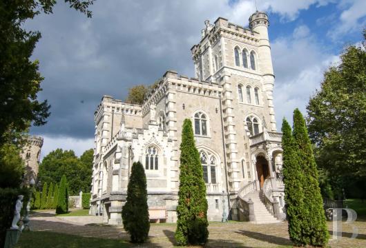 À Cologny, un château néo-Tudor de 1000 m² avec un domaine de 5000 m² face au Léman